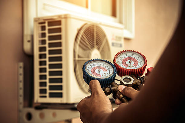 Professional Hvac technician working in Russells Point, OH